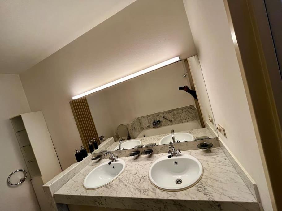 Big Apartment With Parking In Antwerp Exterior photo