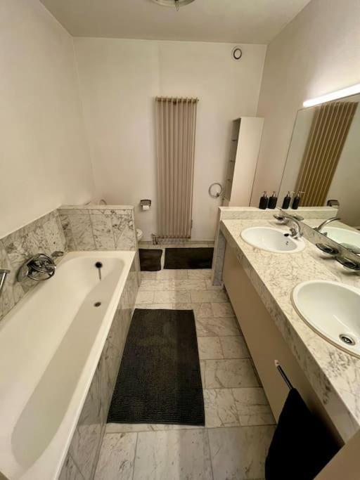 Big Apartment With Parking In Antwerp Exterior photo