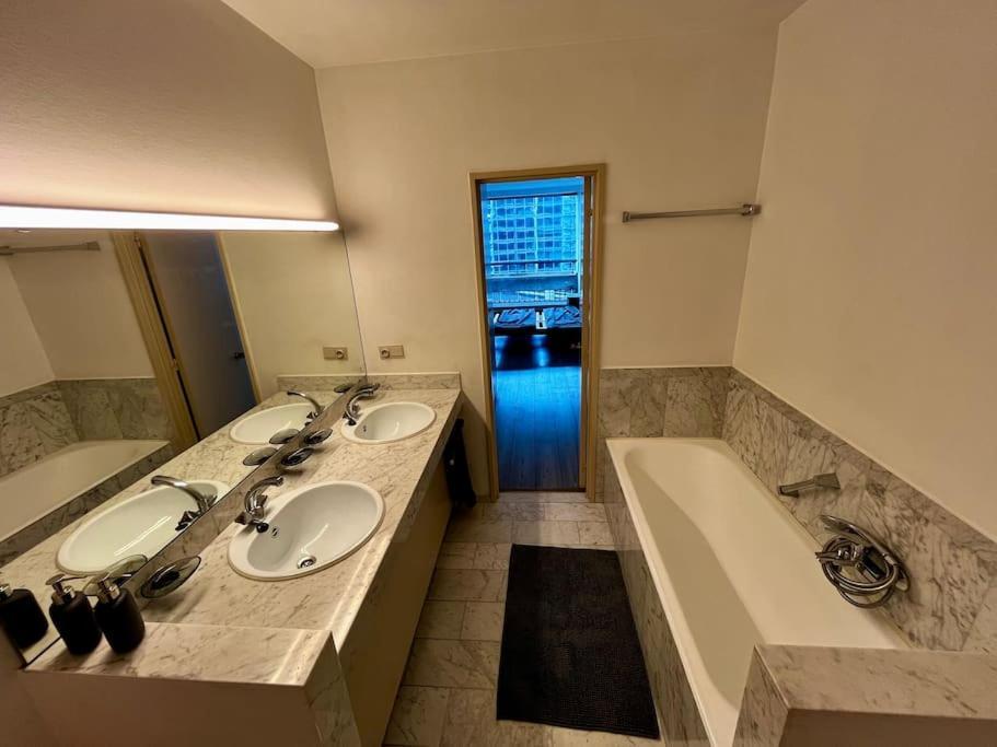 Big Apartment With Parking In Antwerp Exterior photo