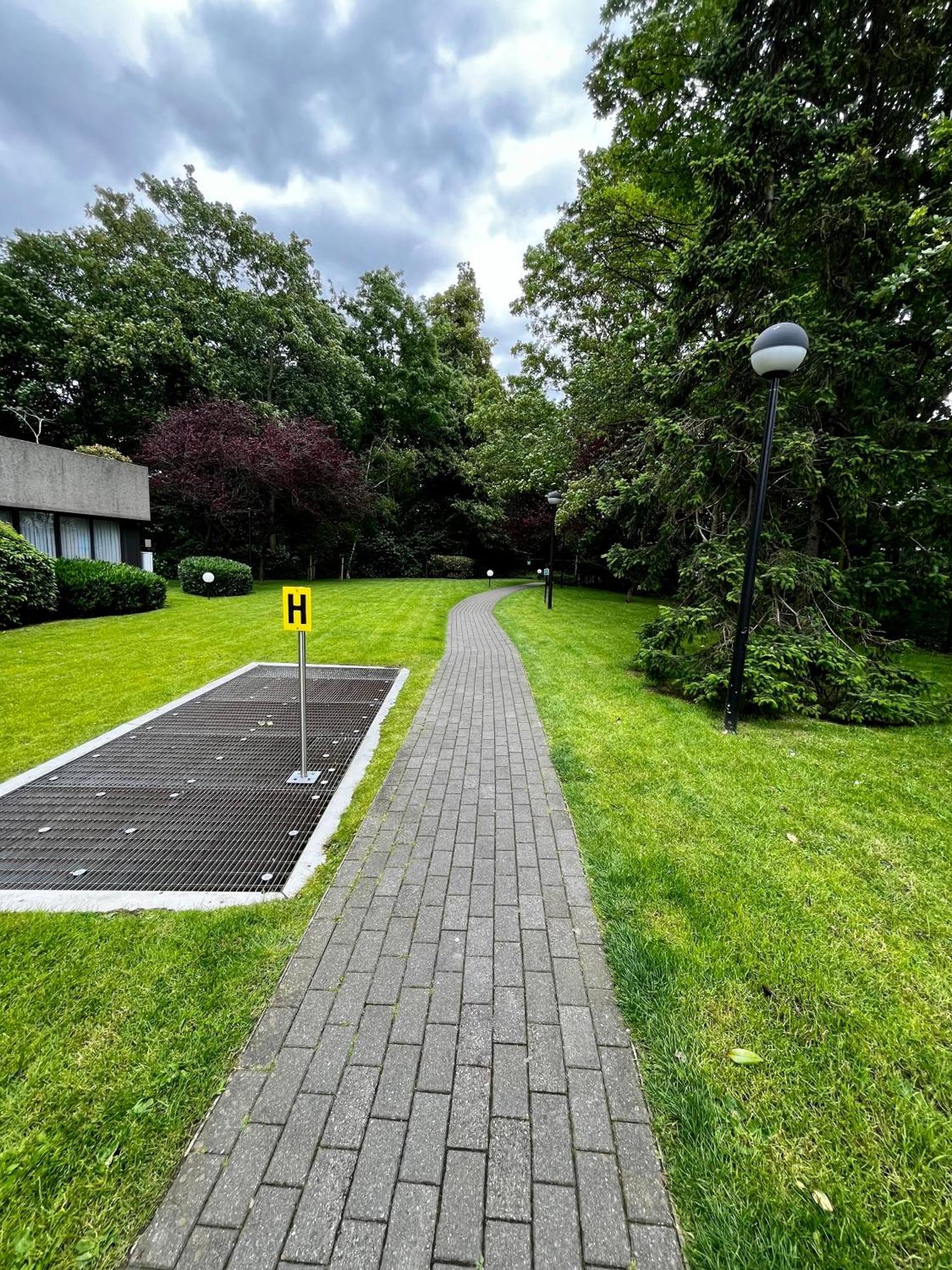 Big Apartment With Parking In Antwerp Exterior photo