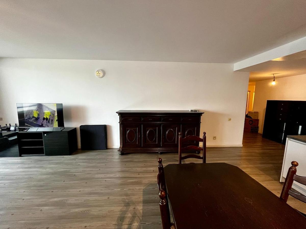 Big Apartment With Parking In Antwerp Exterior photo